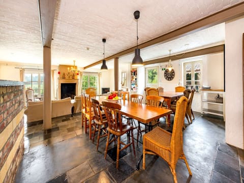 House | Dining