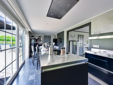 Villa | Private kitchen | Microwave