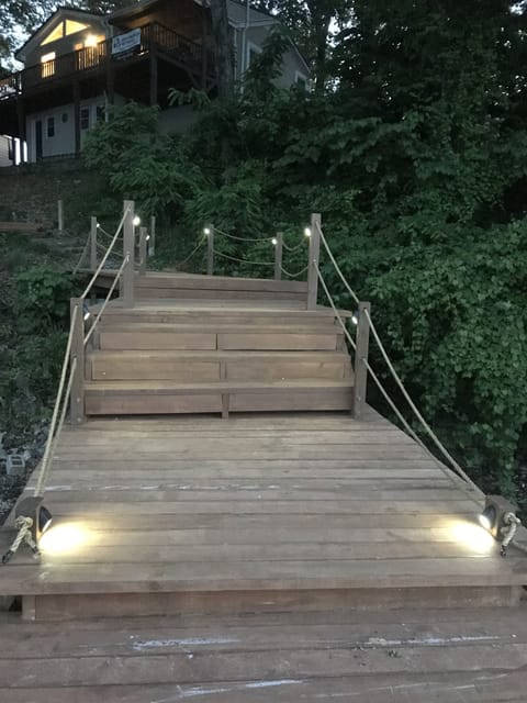 Lit pier