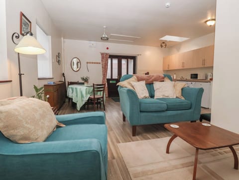 Cottage | Living area