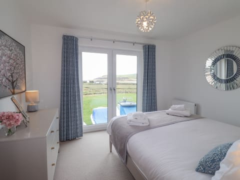 Cottage | 4 bedrooms, individually decorated, individually furnished, free WiFi
