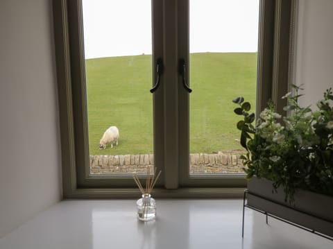 Cottage | 4 bedrooms, individually decorated, individually furnished, free WiFi