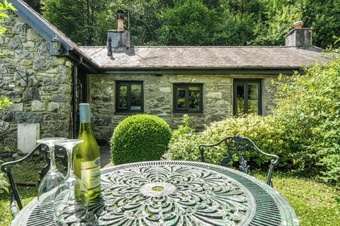 Cottage | Outdoor dining