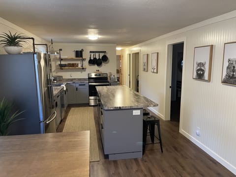 Kitchen and Dining: fully equipped.  Seating for 8, addt'l seating in Courtyard.