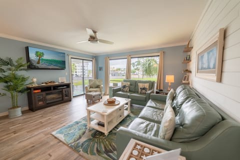 Villa de Sol, Edgewater Villa 912 in beautiful Panama City Beach, Florida!