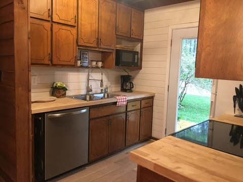 Kitchen- small but efficient 