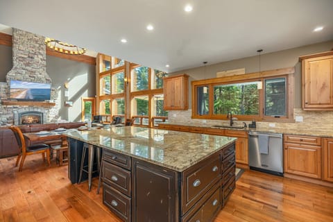 Kitchen – Island Seating + Pantry Space for Family Meals