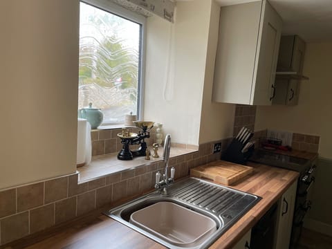 Double bedroom | Penny Black Cottage, Thornton in Lonsdale, near Ingleton