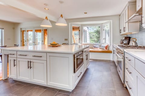 Brand new kitchen with Bertazonni appliances