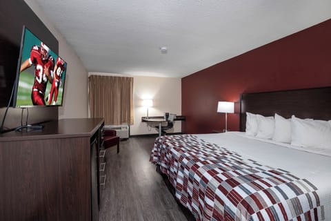 Superior Room, 1 King Bed, Non Smoking | Pillowtop beds, desk, blackout drapes, WiFi (free)