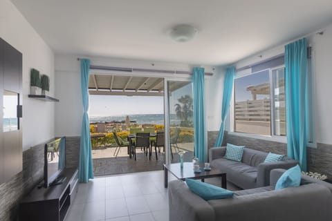 Villa, 3 Bedrooms, Private Pool, Garden View | Living room
