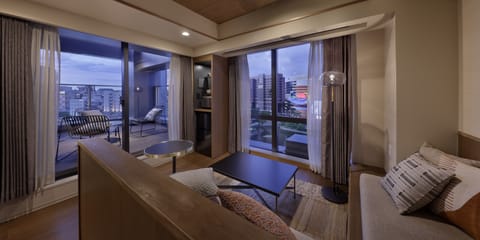 In-room safe, free WiFi, bed sheets