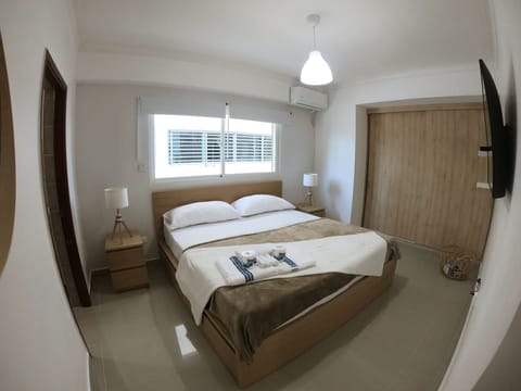 Main Room with TV