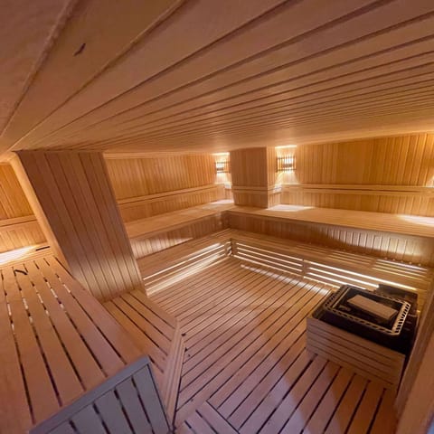 Sauna, Turkish bath, body treatments, aromatherapy, hot stone massages