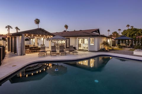 Relaxing outdoor oasis