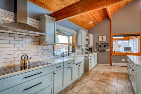 Sleek modern kitchen with everything you and your guests need! Or head 10 minutes into town and enjoy our many local hot spots!