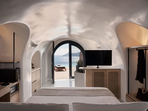 Premium bedding, down comforters, pillowtop beds, in-room safe