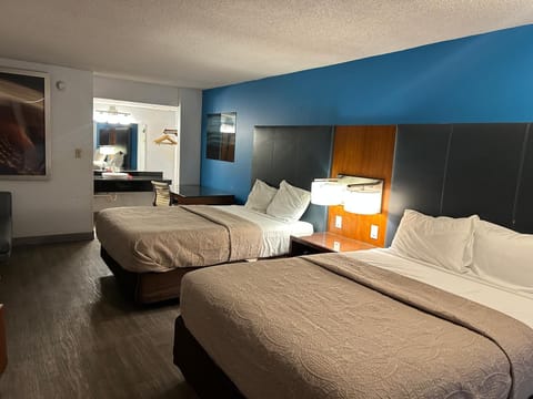 Premium Double Room | Desk, laptop workspace, soundproofing, iron/ironing board
