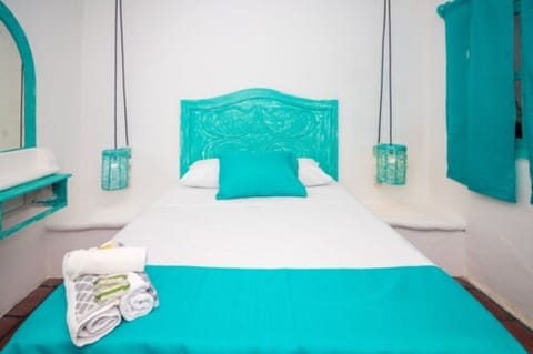 Economy Room | Individually furnished, laptop workspace, free WiFi, bed sheets