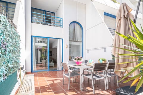 Groundfloor apartment with nice andalousian patio