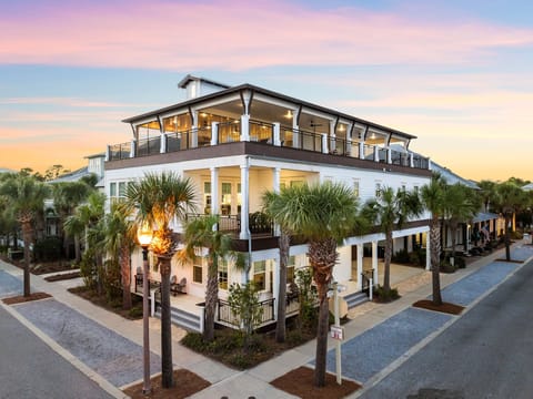 Upscale Luxury Home just off of 30A!