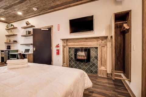 "My son and I bicycling across the U.S. have stayed at more than 20 hotels in the last 5 weeks. This is THE BEST so far in our opinion. Very clean, fair price and super location. I wish we had a Port of Prescott Hotel at each of our stops." Review Camron H