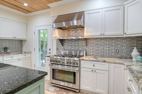 Gas stove makes for great cooking!