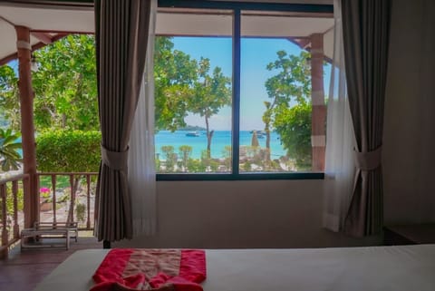 Garden Ocean Front | In-room safe, free WiFi