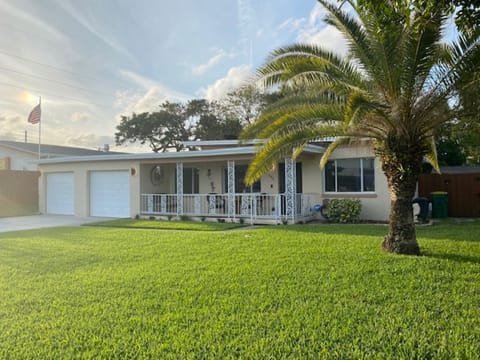 Beautiful old growth Island Trees, They are amazing. 