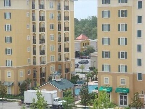 Private Pool Entrance, Building 1 and Building 2