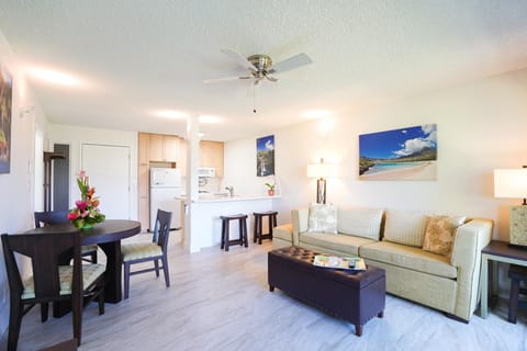 Living Area with Air Conditioning and Cable TV