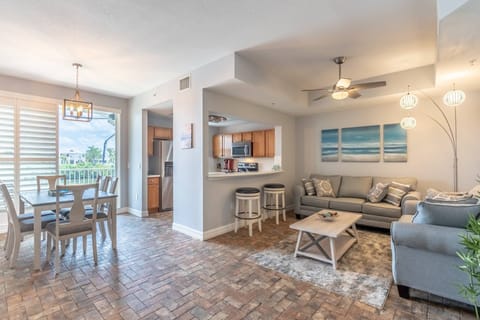 Large Open Concept Layout - Room for the Whole Family