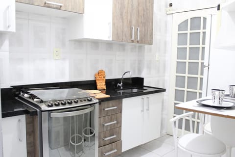 House | Private kitchen | Fridge, microwave, coffee/tea maker, cookware/dishes/utensils
