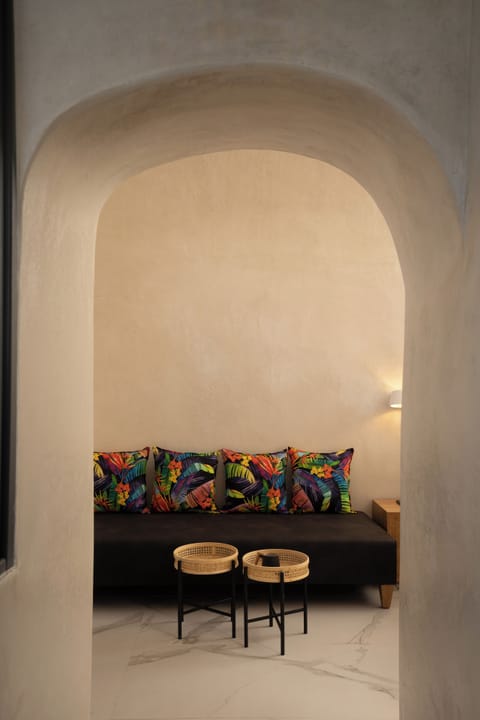 Junior Suite Private indoor / outdoor Hot Plunge Pool | 1 bedroom, in-room safe, blackout drapes, soundproofing