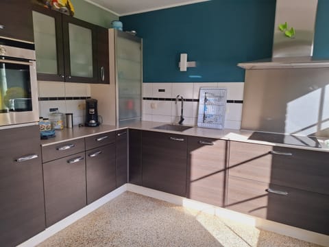 Cottage, Ensuite, Garden View | Shared kitchen