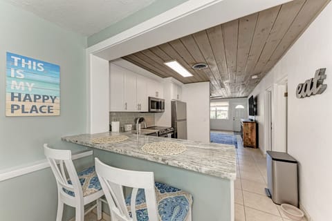 Kitchen island with seating for 2