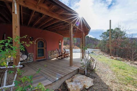 Enjoy mornings on the front porch, watch the sun rise, and remember what it is to be with nature.  The secluded mountain setting must be experienced to fully appreciated. 