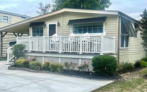 Extra Parking in the front of the house.