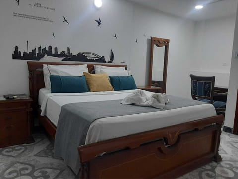 Deluxe Double Room | Hypo-allergenic bedding available, WiFi (free), bed sheets