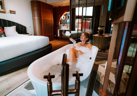 Rock Star Suite | Down comforters, minibar, in-room safe, desk