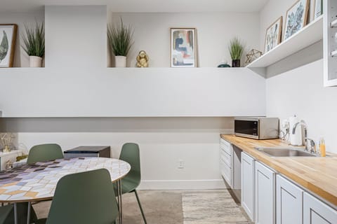 "The space was very clean, well decorated. "

-Jill, August 2022