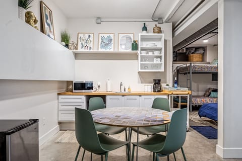 "Clean and plenty of space"

-Jacob, December 2021