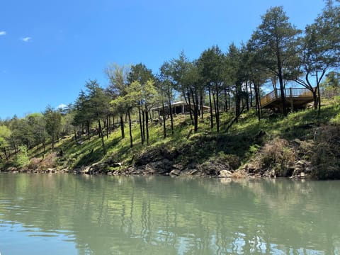 The Haven - Riverside Cabin