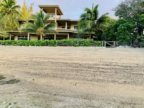 Steps away from the water with one of the best access points on Puako.