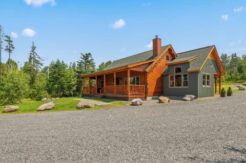 Welcome to Slack Tide at Rangeley Lake Resort!