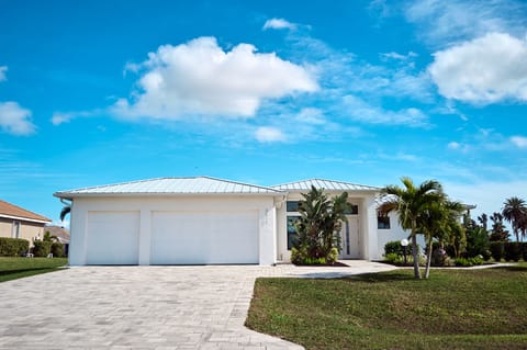 VILLA SUNNY PLACE - FRONT ELEVATION