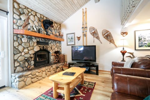 Indoors, Living Room, Room, Screen, Couch