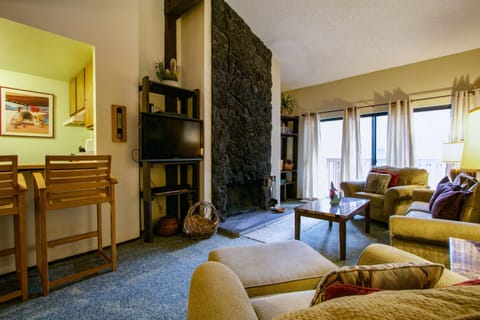 Indoors, Room, Living Room, Furniture, Couch