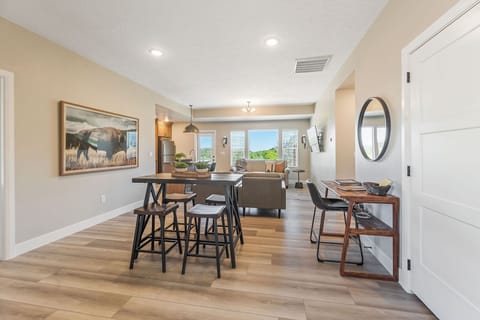 LIVING/DINING ROOM