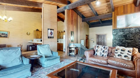 Indoors, Living Room, Furniture, Home Decor, Couch